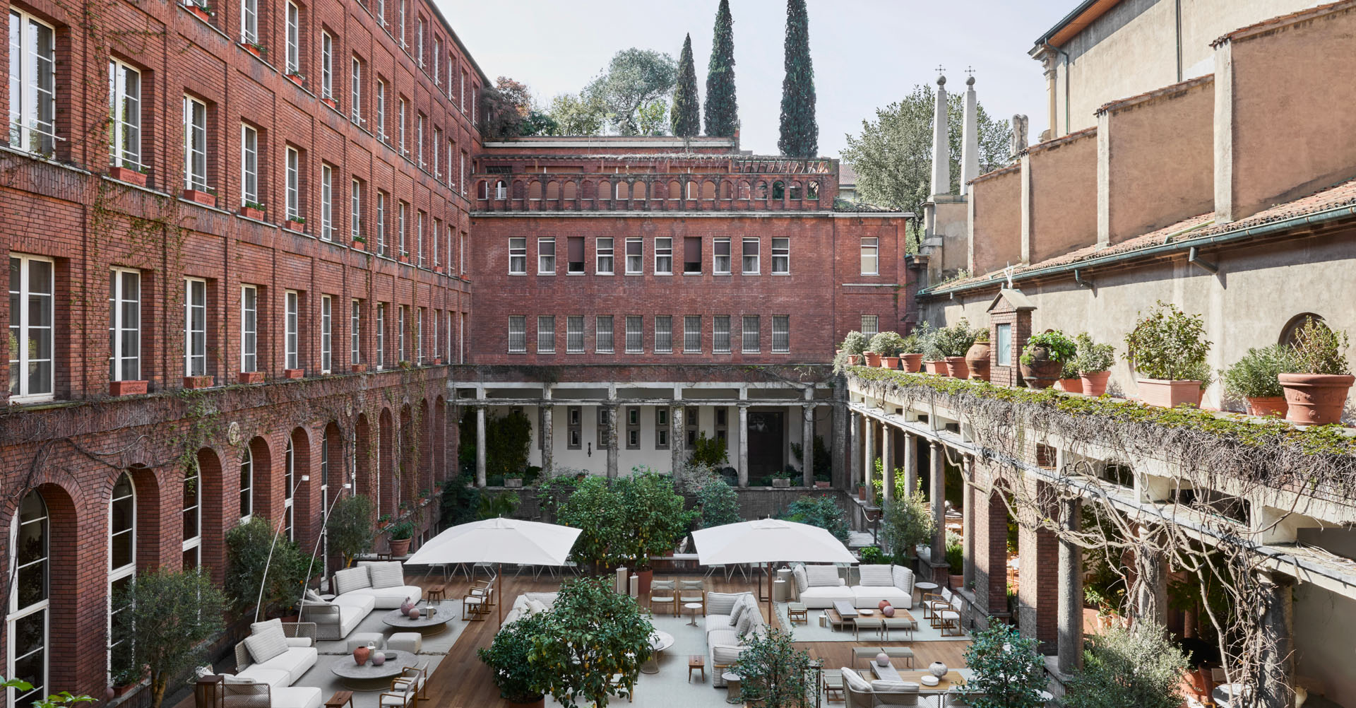 Flexform-Chiostro-MDW25-0 (bassa)